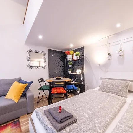 Appartement Simona - Lovely In The Downtown . *