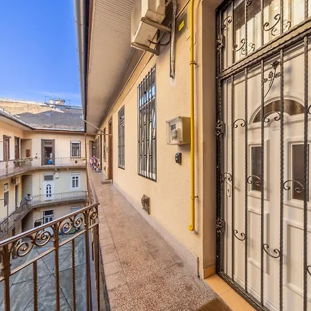 Simona - Lovely In The Downtown . * Budapest