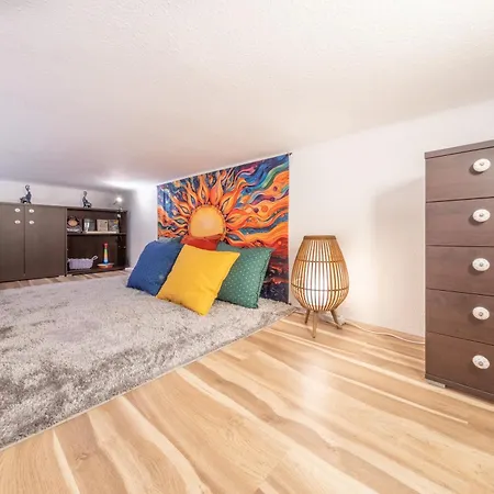 Simona - Lovely In The Downtown .